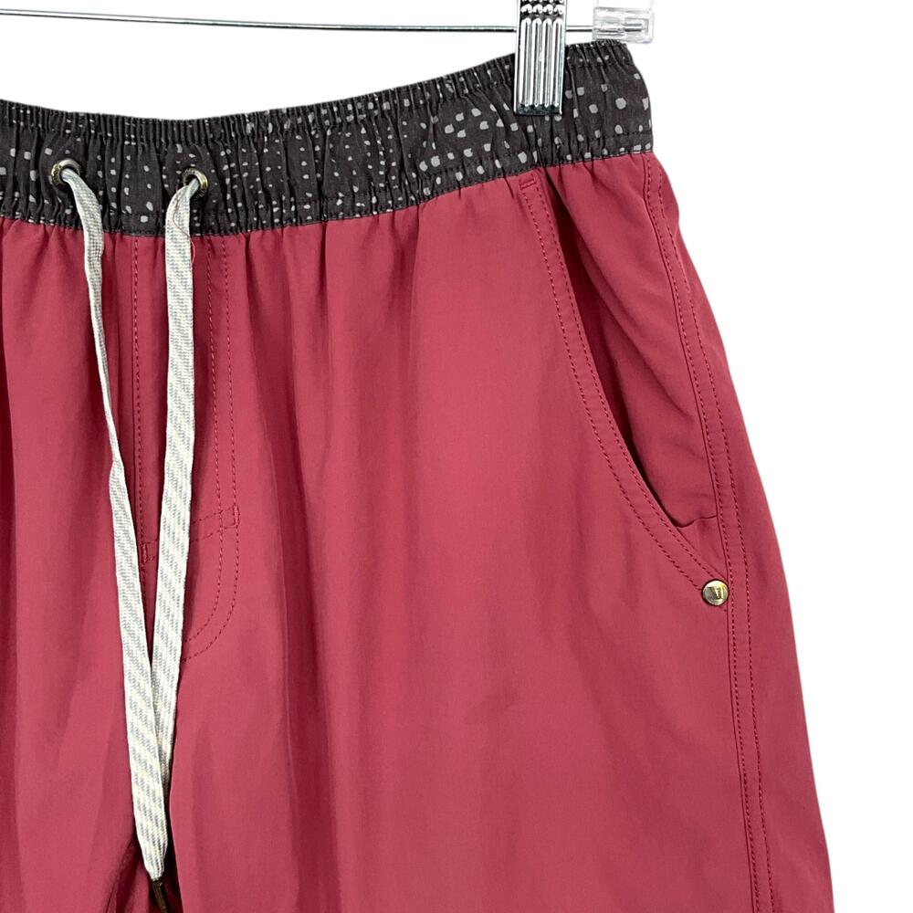 Vuori Kore Shorts Mens Small ? Red Lined Elastic Waist Drawstring Pockets Casual - Picture 2 of 11